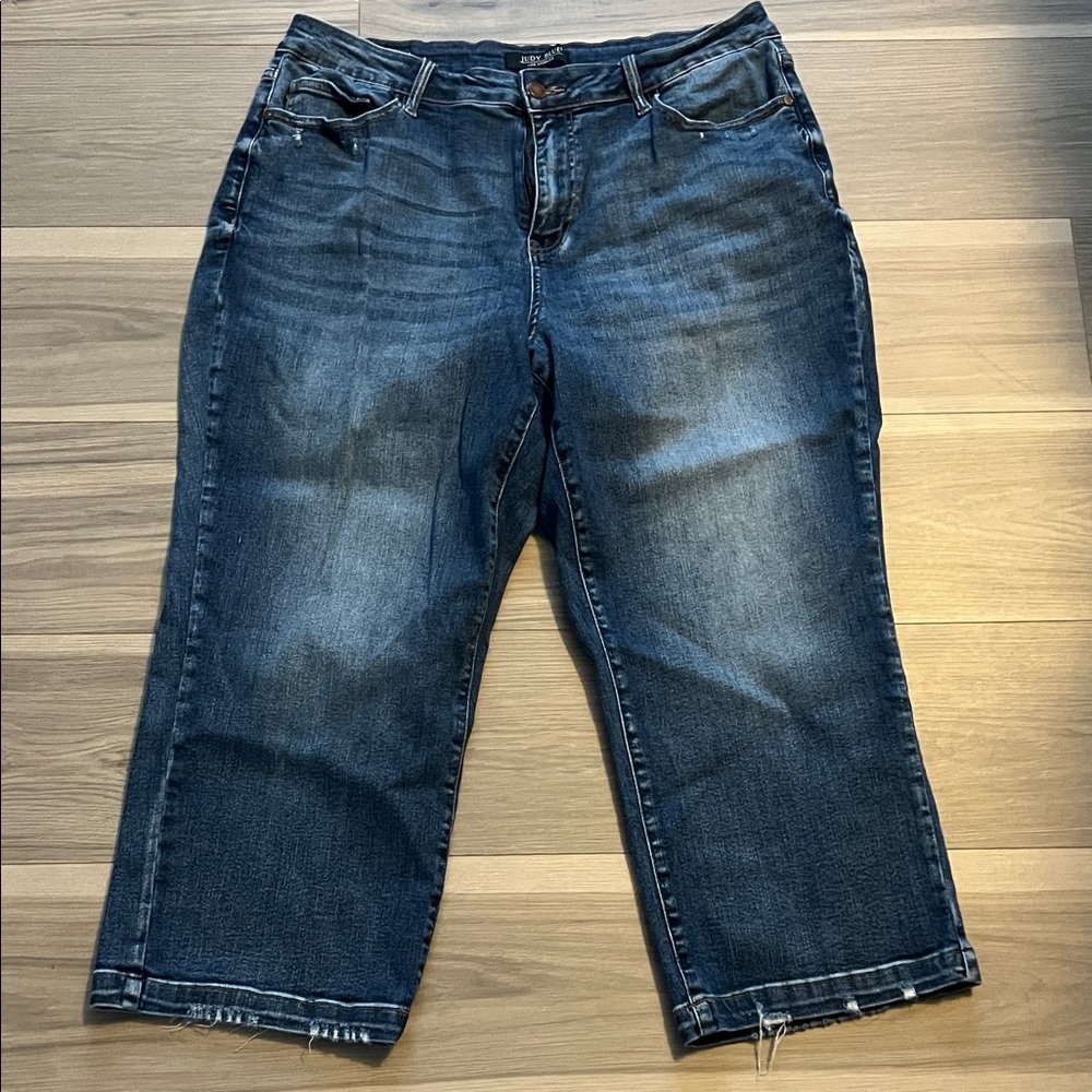 Judy Blue Dark Wash Cropped Jeans